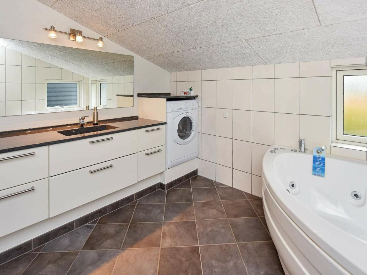 Luxurious Holiday Home In Hovborg With A Scenic View Esterno foto
